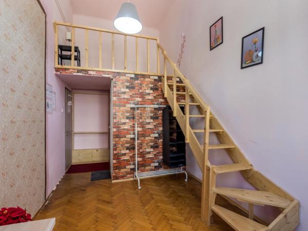 Budapest Three Cats Hostel : photo 3 de la chambre chambre double avec salle de bains privative