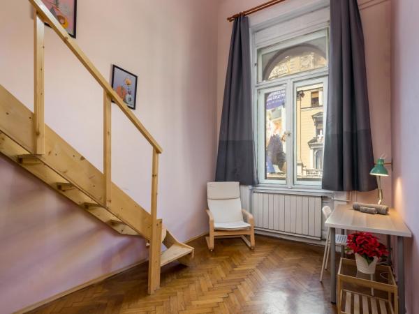 Budapest Three Cats Hostel : photo 4 de la chambre chambre double avec salle de bains privative