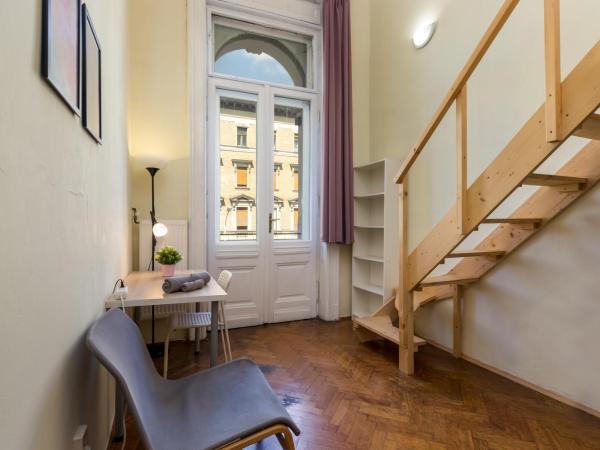 Budapest Three Cats Hostel : photo 4 de la chambre chambre double avec salle de bains privative