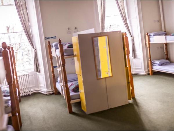 Castle Rock Hostel - Adults Only : photo 1 de la chambre lit dans dortoir de 14 lits