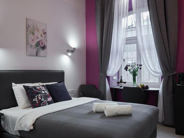 7 HEAVEN Elegant Rooms KRAKÓW Old Town : photo 8 de la chambre chambre double avec salle de bains privative