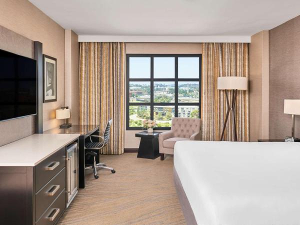 Hyatt Regency La Jolla at Aventine : photo 3 de la chambre chambre lit king-size - vue sur ville