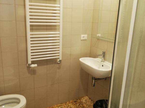 Ostello S. Fosca - CPU Venice Hostels : photo 4 de la chambre chambre triple avec salle de bains privative