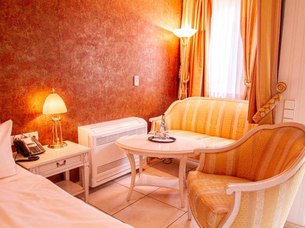 Zur Weinsteige : photo 9 de la chambre chambre double confort dépendance