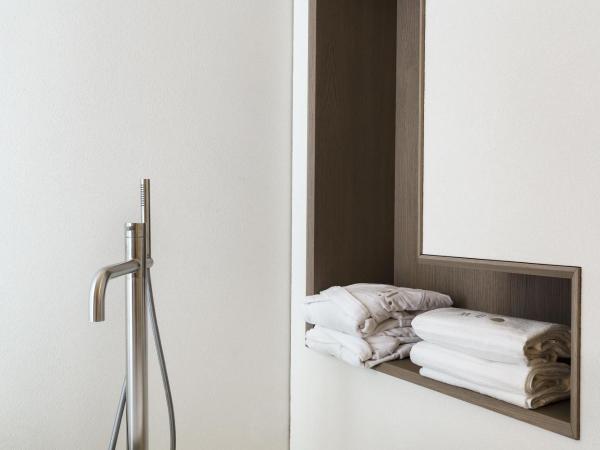 Meo Design Suites & Spa : photo 3 de la chambre chambre double deluxe avec baignoire