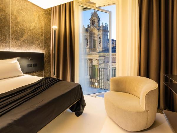 Meo Design Suites & Spa : photo 6 de la chambre chambre lit king-size - vue sur montagne