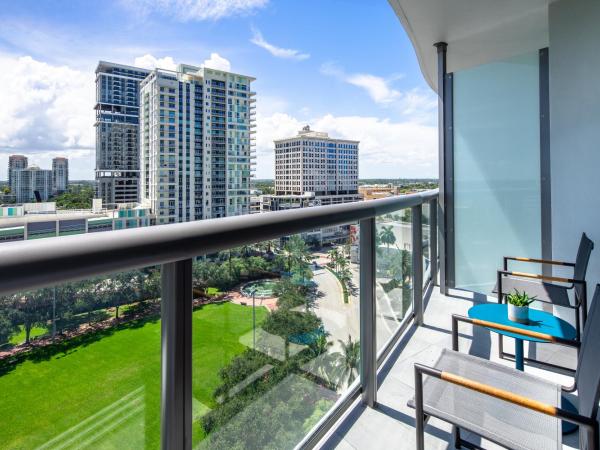 Hyatt Centric Las Olas Fort Lauderdale : photo 3 de la chambre chambre lit king-size avec balcon