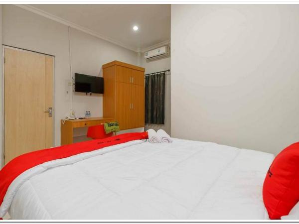 RedDoorz near JIEXPO Kemayoran 2 : photo 3 de la chambre chambre double