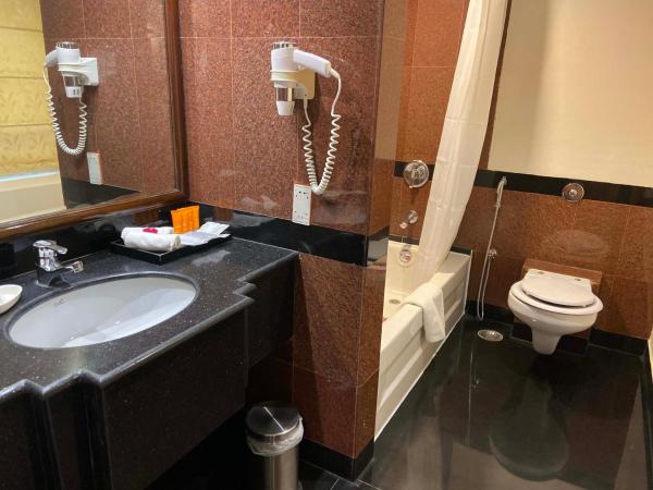 The Everest Hotel : photo 9 de la chambre suite with 20% discount on spa & laundry & roundtrip airport transfers