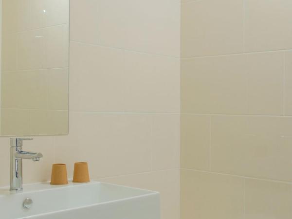 Hôtel IMPERATOR Béziers : photo 4 de la chambre chambre triple supérieure