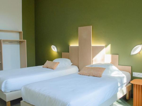 Hôtel IMPERATOR Béziers : photo 2 de la chambre chambre triple supérieure