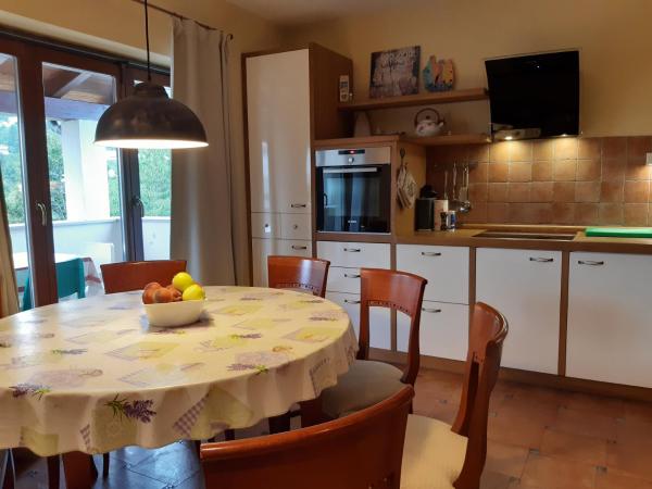 Guest House Stancija Kovacici : photo 4 de la chambre appartement - vue sur piscine