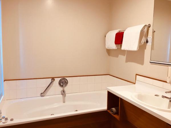 Cascades Lakefront Motel : photo 5 de la chambre studio - rez-de-chaussée