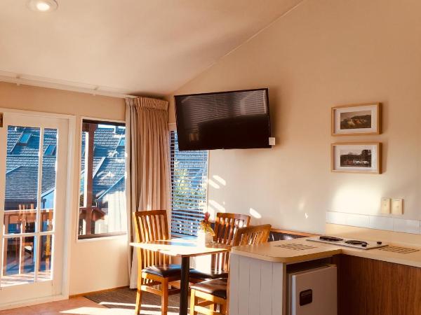 Cascades Lakefront Motel : photo 4 de la chambre studio - rez-de-chaussée