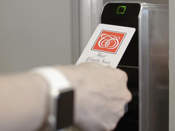 Hôtel Le Cantlie Suites : photo 1 de la chambre studio avec 2 lits queen-size