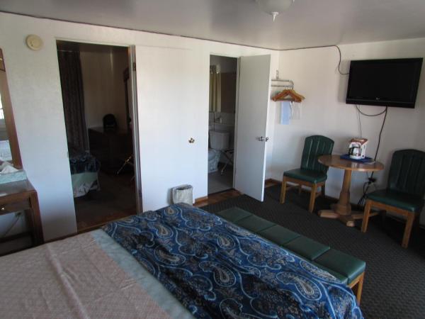 Mel Haven Motel : photo 4 de la chambre chambre avec 2 grands lits queen-size