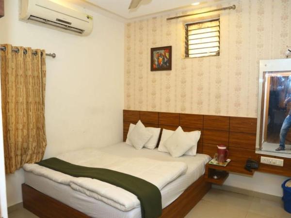 HOTEL KHUSHI PALACE : photo 5 de la chambre chambre double standard