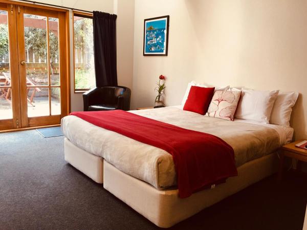 Cascades Lakefront Motel : photo 3 de la chambre grand hébergement familial (5 personnes)