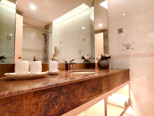 Hotel Riviera Macau : photo 4 de la chambre chambre triple classique