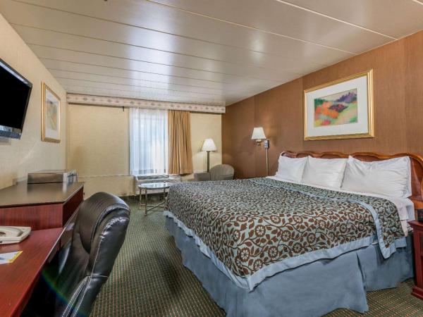 Days Inn by Wyndham Pittsburgh : photo 7 de la chambre chambre lit king-size - non-fumeurs