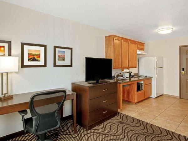 La Quinta by Wyndham Las Vegas RedRock/Summerlin : photo 2 de la chambre chambre lit king-size - accessible aux personnes à mobilité réduite - non-fumeurs