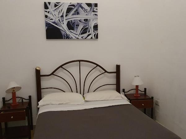 Hostelmo Hotel : photo 1 de la chambre chambre double avec salle de bains commune