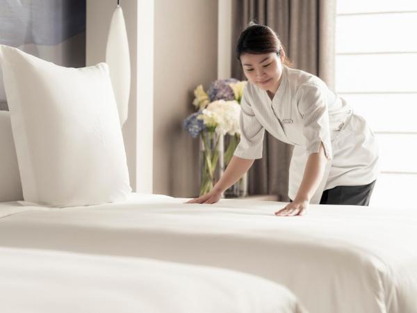 Four Seasons Hotel Tokyo at Otemachi : photo 2 de la chambre chambre lit king-size deluxe - vue sur ville