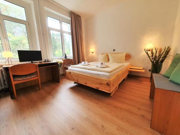 Waldhotel am See Berlin-Schmöckwitz : photo 2 de la chambre chambre familiale