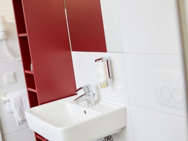 Townhouse Düsseldorf : photo 7 de la chambre chambre simple standard