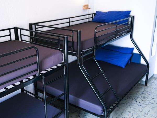 Mana Mana Youth Hostel : photo 3 de la chambre lit dans dortoir mixte de 4 lits