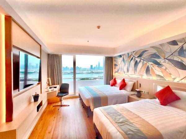 Hotel Riviera Macau : photo 1 de la chambre chambre triple - vue sur mer