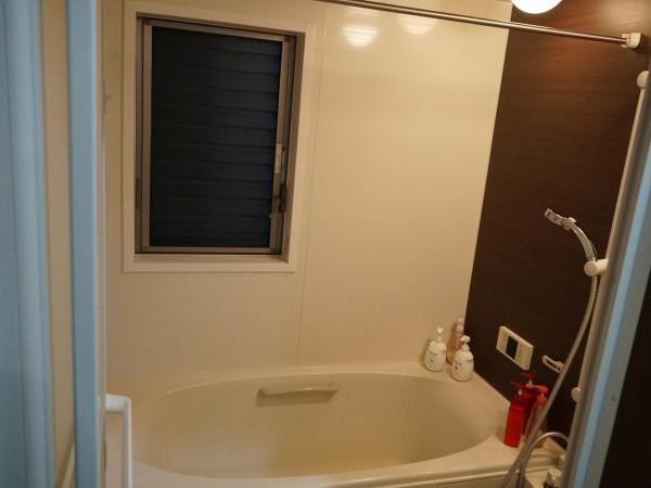 Auberge du Tanuki Noir Maison d'Hôtes : photo 7 de la chambre chambre familiale