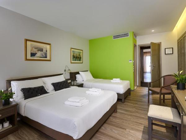 Castello City Hotel : photo 7 de la chambre chambre triple deluxe