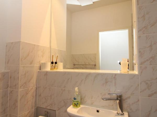 Space Hotel im Campus der JvP Schule : photo 5 de la chambre chambre double standard