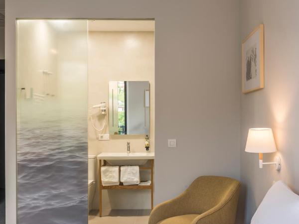 Bidaia Boutique Hotel : photo 2 de la chambre chambre lit king-size avec balcon - vue sur jardin