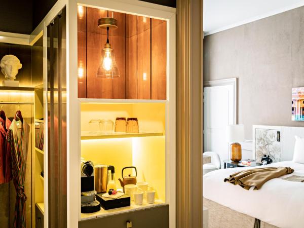 Sofitel Le Scribe Paris Opera : photo 9 de la chambre chambre premium de luxe avec 1 lit queen-size - vue sur cour ou rue scribe