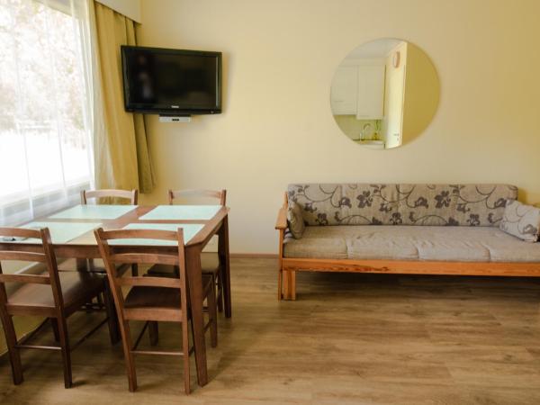 Motelli Rovaniemi : photo 8 de la chambre chambre triple Économique