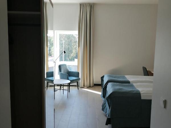 Pilot Airport Hotel : photo 4 de la chambre chambre lits jumeaux confort