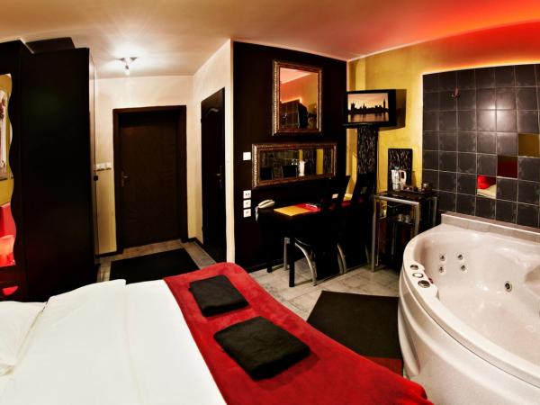 Apart A2 Bezobsługowy 24h Poznań : photo 1 de la chambre chambre double de luxe avec jacuzzi