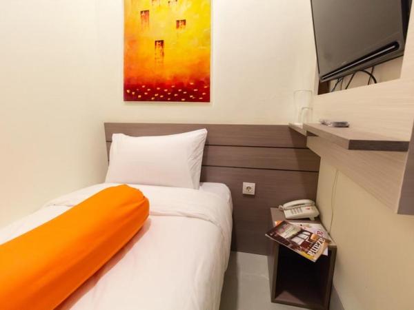 Front One Residence Syariah Mampang : photo 3 de la chambre chambre simple Économique