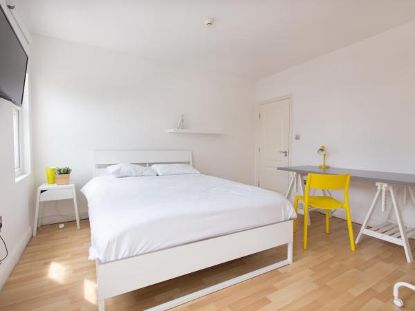 Tooting Broadway Studios & Rooms by DC London Rooms : photo 5 de la chambre chambre double avec salle de bains privative