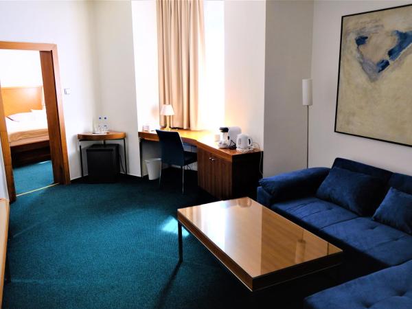 Hotel Continental : photo 1 de la chambre suite familiale