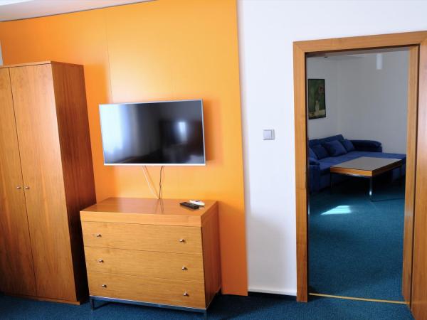 Hotel Continental : photo 4 de la chambre suite familiale