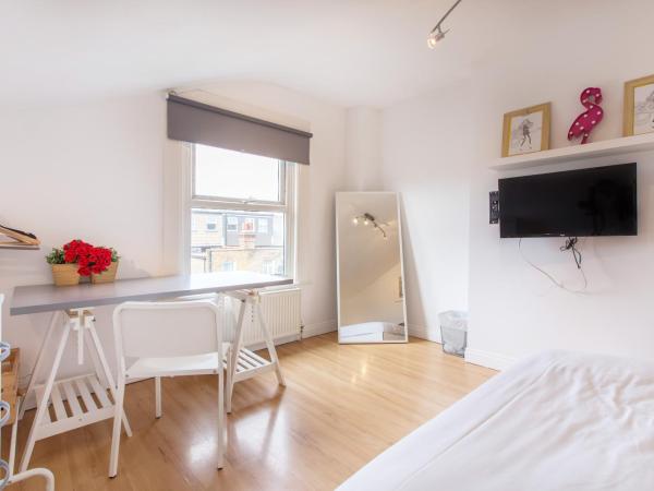 Tooting Broadway Studios & Rooms by DC London Rooms : photo 9 de la chambre chambre double avec salle de bains commune