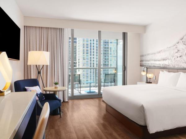 Hyatt Centric Las Olas Fort Lauderdale : photo 1 de la chambre king room with balcony and accessible tub