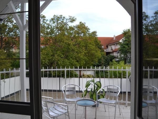 Főnix Design Rooms : photo 4 de la chambre chambre double avec balcon