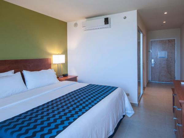 Holiday Inn Express Cabo San Lucas, an IHG Hotel : photo 4 de la chambre chambre lit king-size standard - accessible aux personnes à mobilité réduite