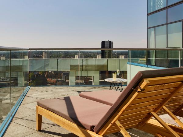 The Cube Hotel Birmingham : photo 6 de la chambre chambre lit king-size supérieure avec balcon