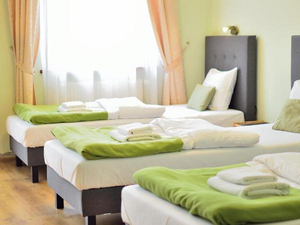 WenderEDU Business Center : photo 3 de la chambre chambre triple