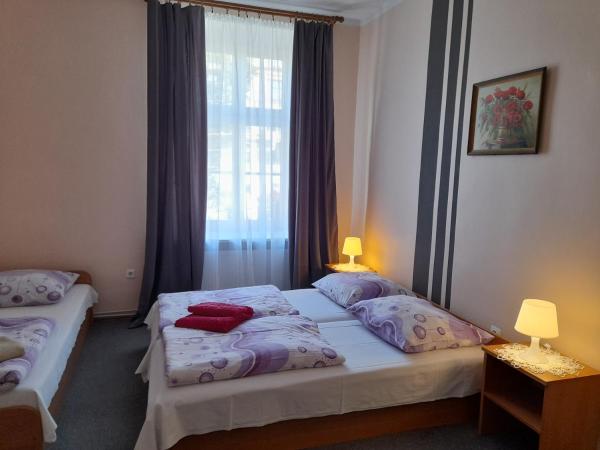 Green Hostel : photo 4 de la chambre chambre triple avec salle de bains commune